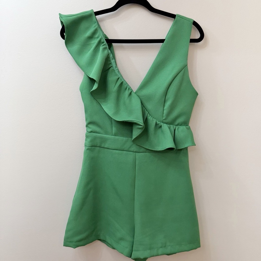 Do + Be Women's S Green Shorts Romper Ruffle Detail Date Party